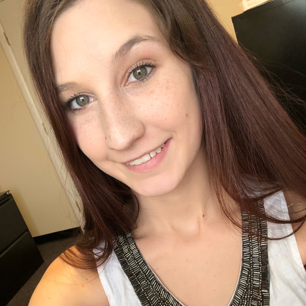 Meet your Posher, Makayla